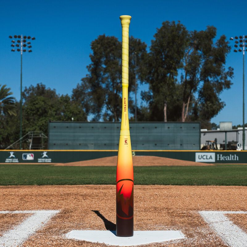 2026 Easton Hype Fire (-3) BBCOR Baseball Bat EBB6HYP3